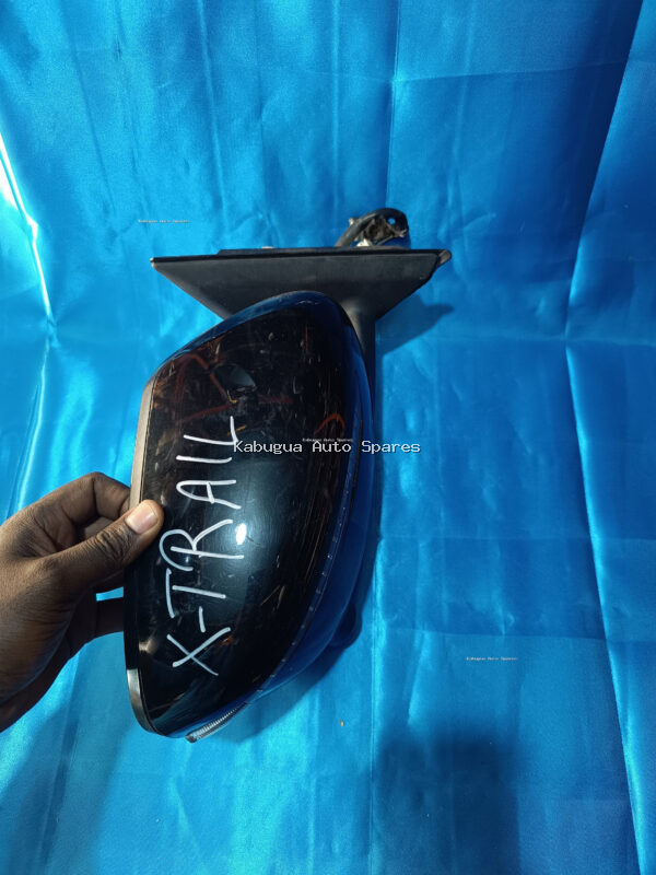 Nissan X-trail Nt32 Side Mirror - Image 2