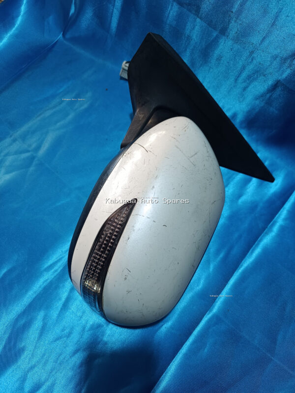 Subaru Exiga 2005 Model Side Mirror - Image 2